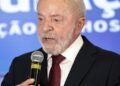 Lula inicia radioterapia após retirada de lesão no couro cabeludo